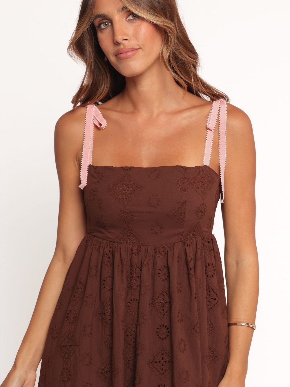 Petal & Pup Odessa Cotton Eyelet Maxi Dress Brown Tie Strap Pockets - Picture 4 of 6